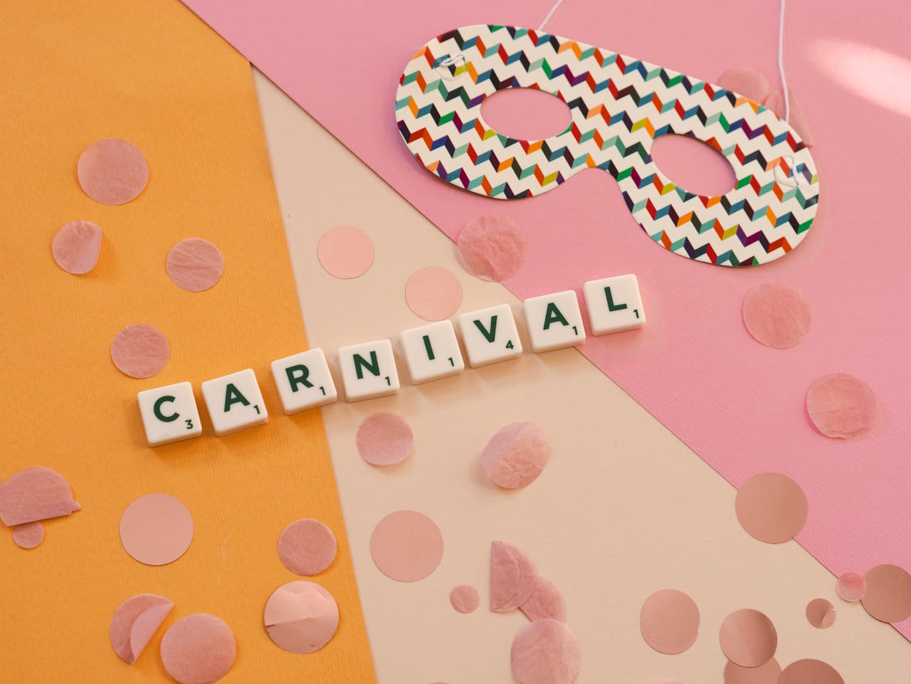 Carnevale, il motore economico del fuori stagione: oltre 1,5 miliardi di euro tra turismo, dolci e maschere