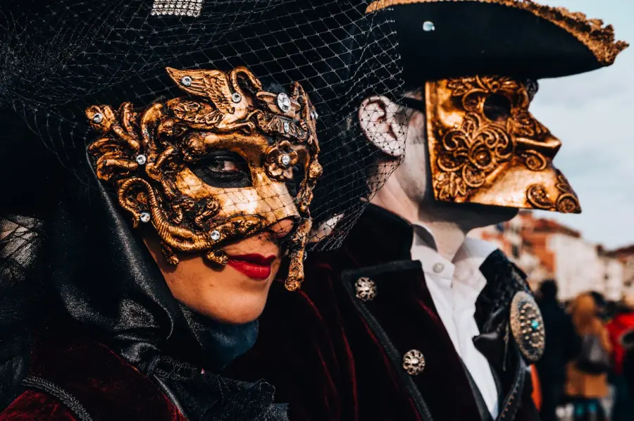 Carnevale di Venezia 2026, in Piazza San Marco incoronata la Maschera più Bella