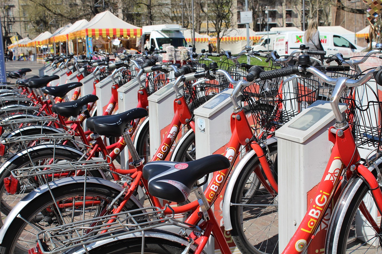 Venezia approva il nuovo contratto per il bike sharing: più mezzi, più stalli, regole più chiare