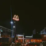 Monza, rapina al McDonald’s e droga: arrestato un 27enne