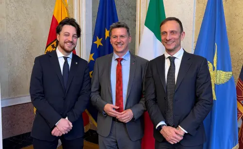 Stefani a Trieste rilancia il GECT: “Cooperazione concreta tra Regioni europee”