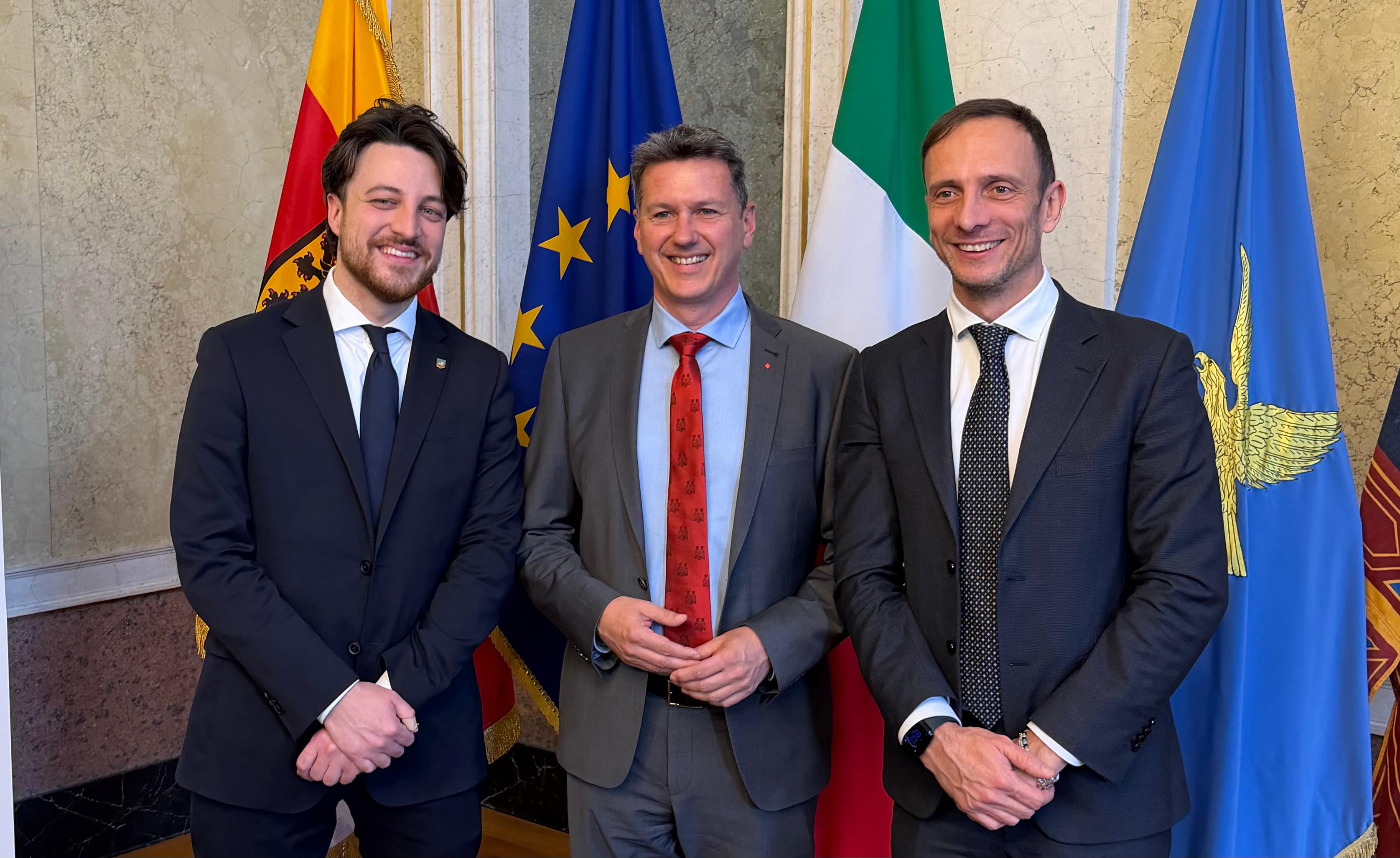 Stefani a Trieste rilancia il GECT: “Cooperazione concreta tra Regioni europee”