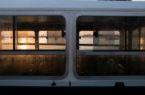 Passo Barca tra Lignano e Bibione, nel 2026 servizio anticipato e corse ogni 30 minuti