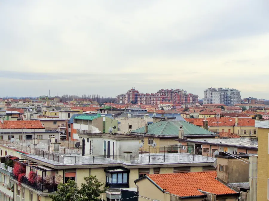 Mestre, al Candiani un incontro su Porto Marghera tra poesia, fotografia e memoria