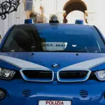Mestre, maltratta la moglie: allontanato con braccialetto elettronico