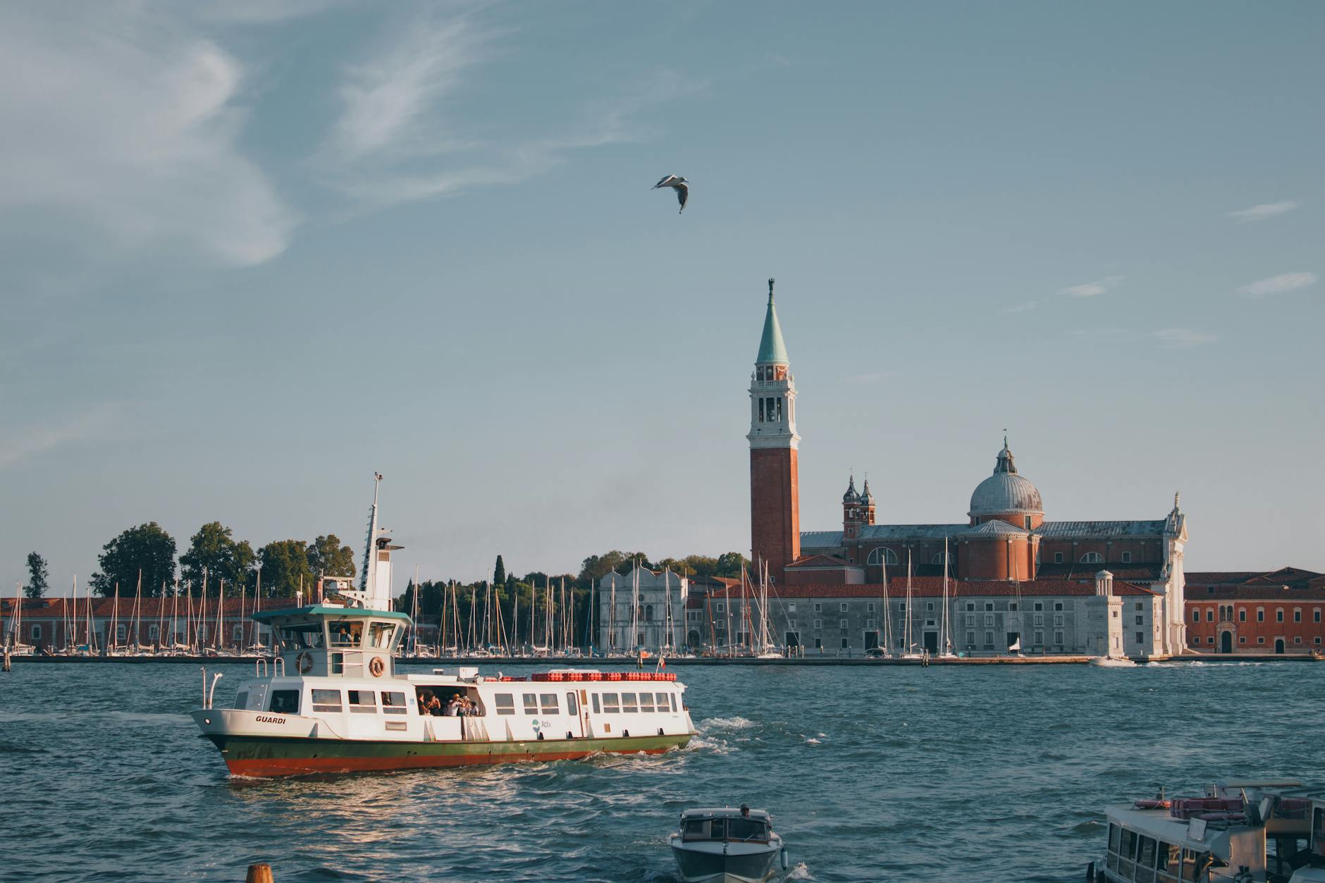 Il veneziano: storia, parole e identità del dialetto che parlava al Mediterraneo
