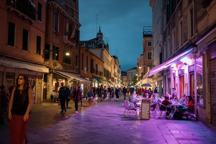 Cicchetti veneziani: guida ai bacari storici